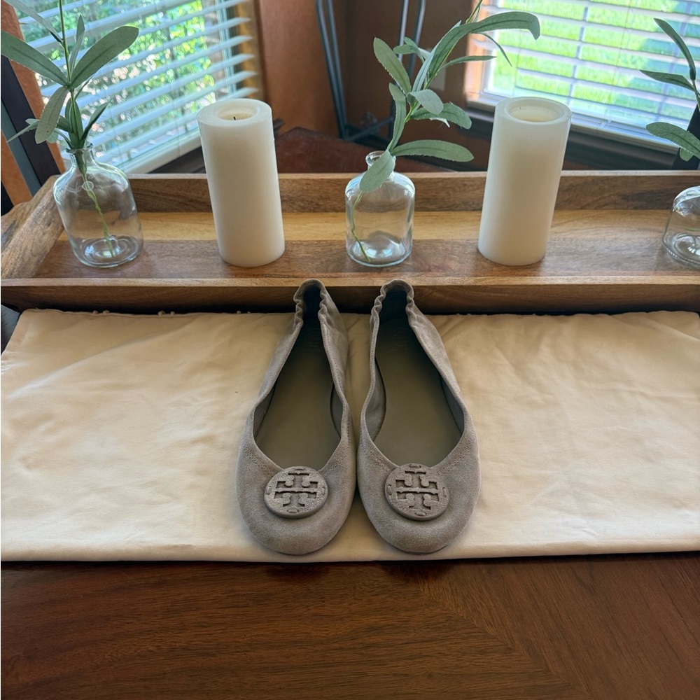 Tory Burch Light Gray Flats Size 8.5